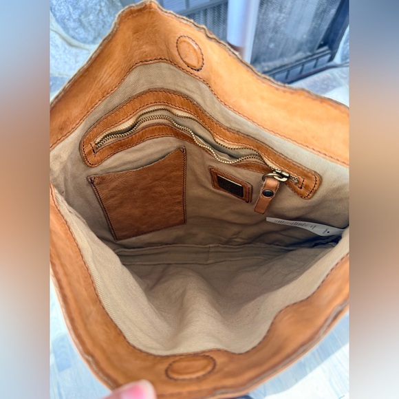 Campomaggi 
“Edera” shoulder bag in camel woven leather - Picture 5 of 6